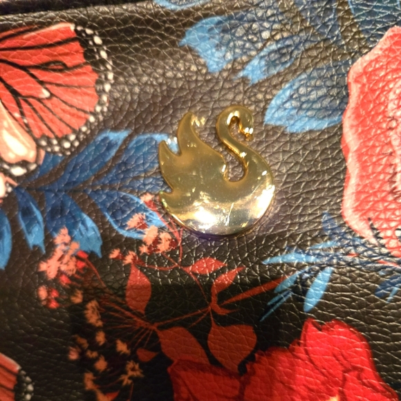 Ladies Handbag - Picture 2 of 4